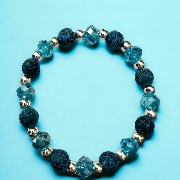 Austrian Crystal Roundel and beaded bracelet - Picture 2 of 4